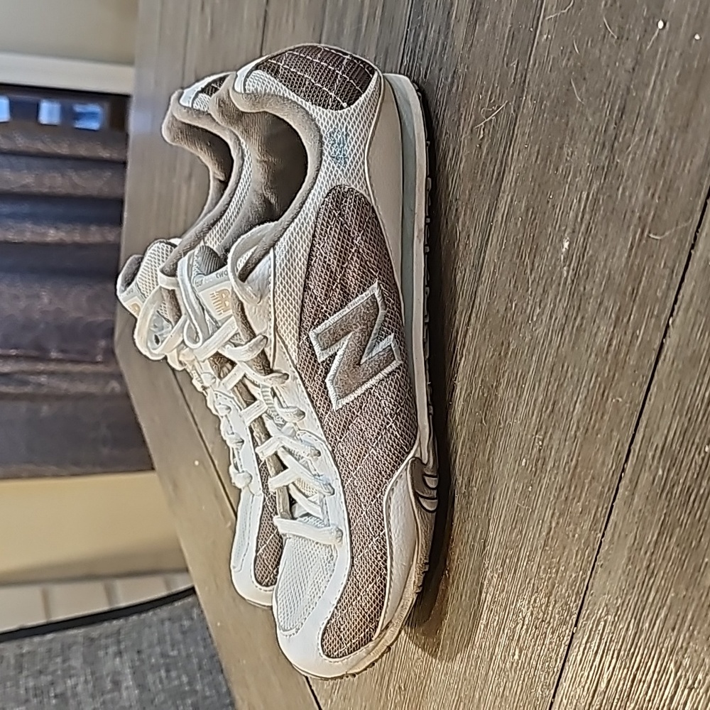 New Balance 442 Women's 10 Brown, white & light blue